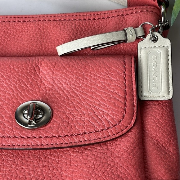 Coach Coral Pink Crossbody Swingpack - Picture 2 of 7